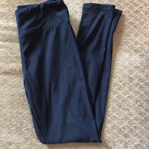 Black LuLaRoe leggings, one size